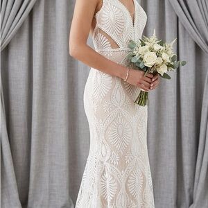 Elegant White Lace Evening Gown